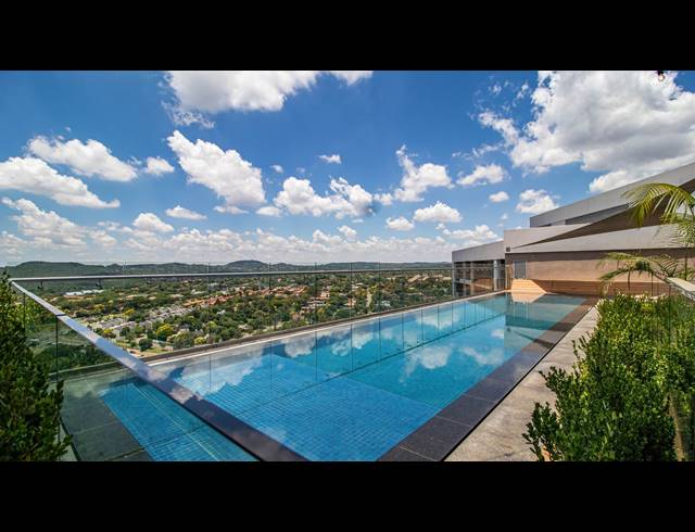 1 BEDROOM APARTMENT FOR SALE IN MENLYN
